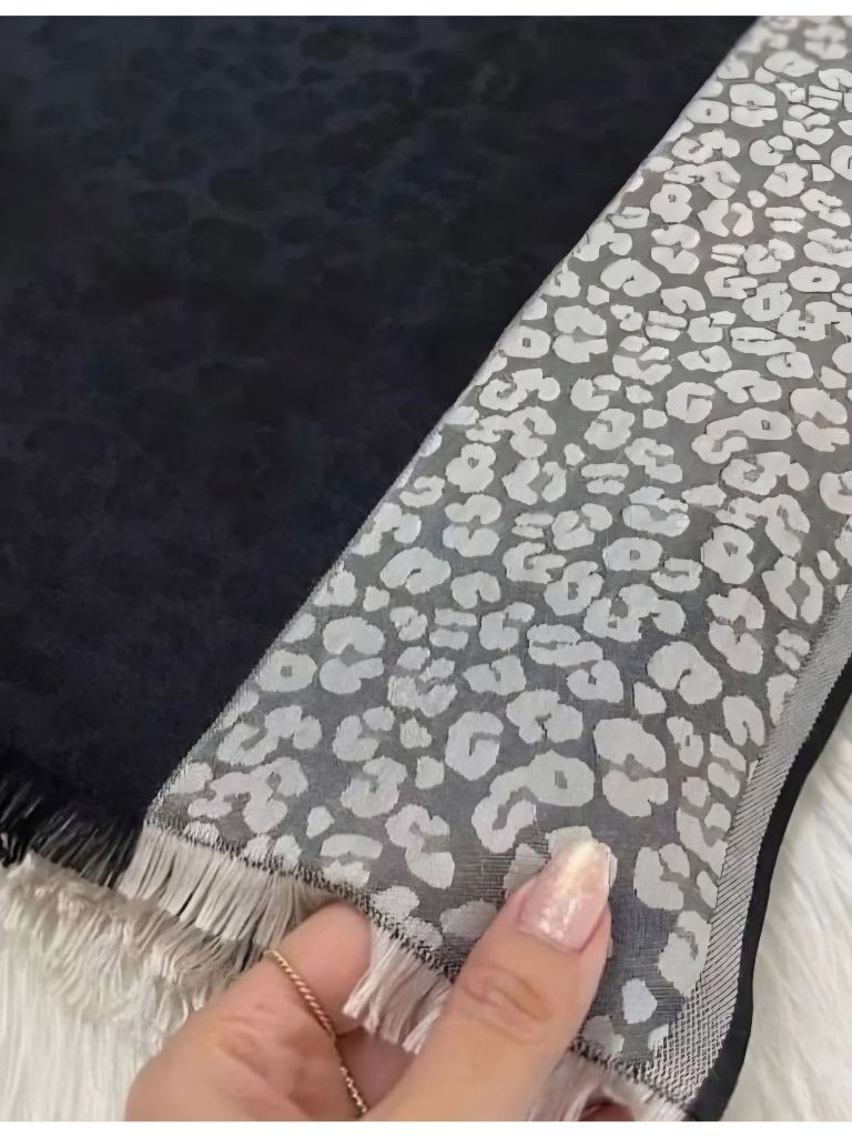 شال ژاکارد حاشیه پلنگی